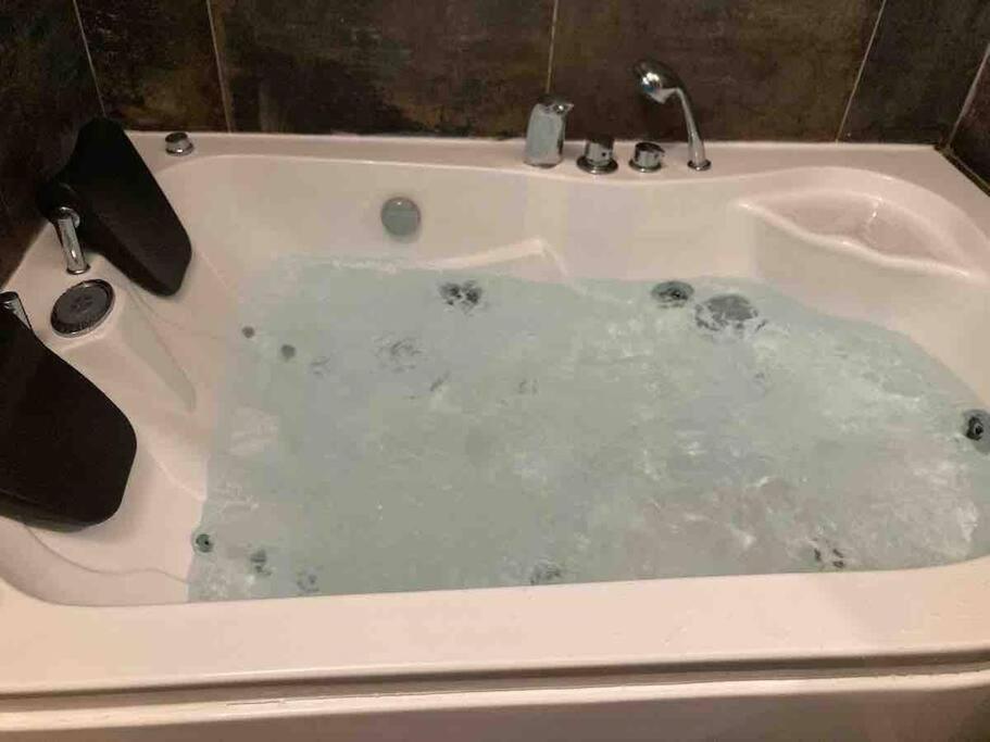 Apartment Loft De Courcaille - Balneo - Free Parking - Wifi